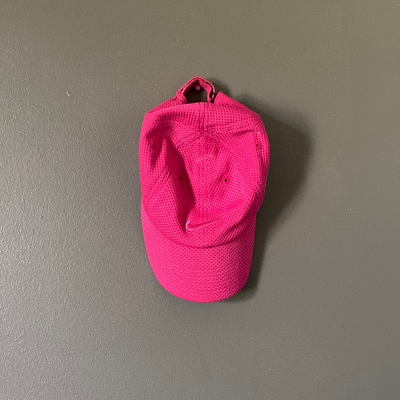 Pink Nike Hat - Picture 1 of 2
